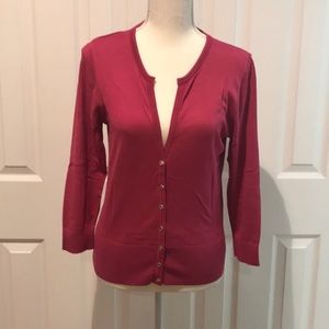 Great light pink sweater! 💕💖